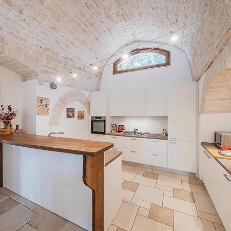 Trullo Rondini Acquarula