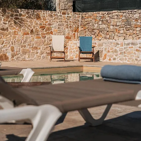 Trullo Rondini Acquarula * Мартина-Франка