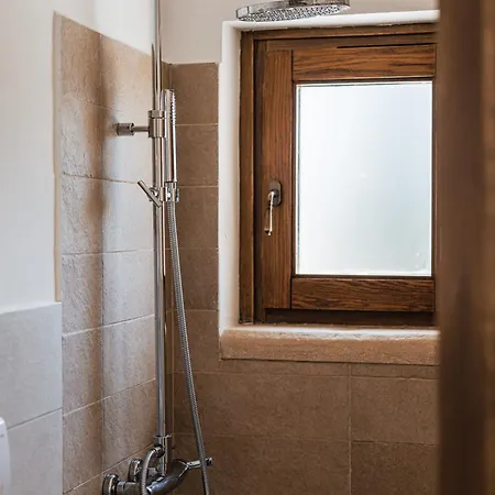 Trullo Rondini Acquarula Villa