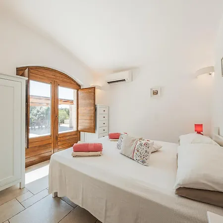 Trullo Rondini Acquarula *