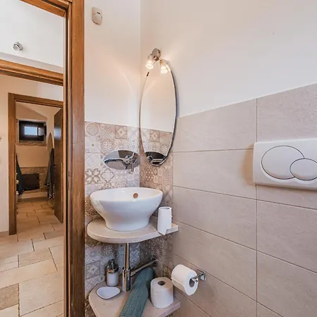 Trullo Rondini Acquarula *