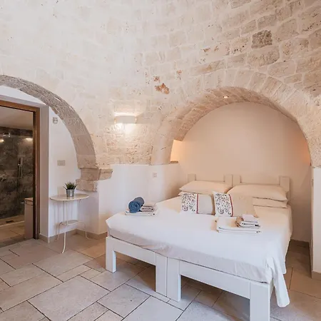 Trullo Rondini Acquarula Villa *