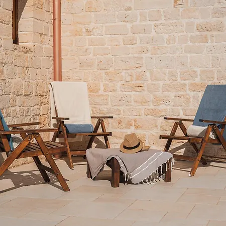 Trullo Rondini Acquarula *