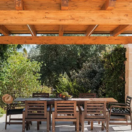 Trullo Rondini Acquarula *