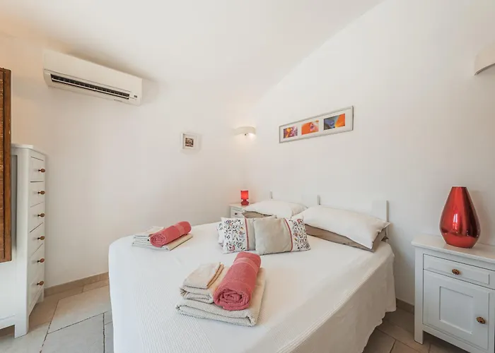 فيلة Trullo Rondini Acquarula مارتينا فرانكا