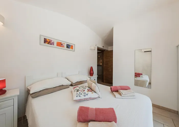 Trullo Rondini Acquarula * مارتينا فرانكا