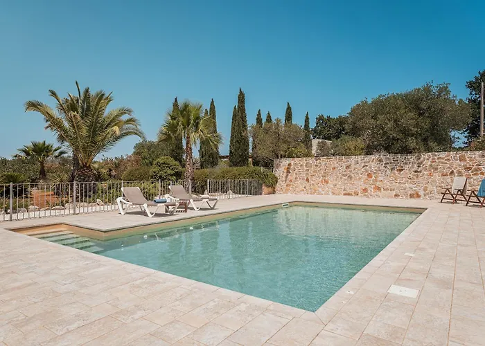 فيلة Trullo Rondini Acquarula مارتينا فرانكا